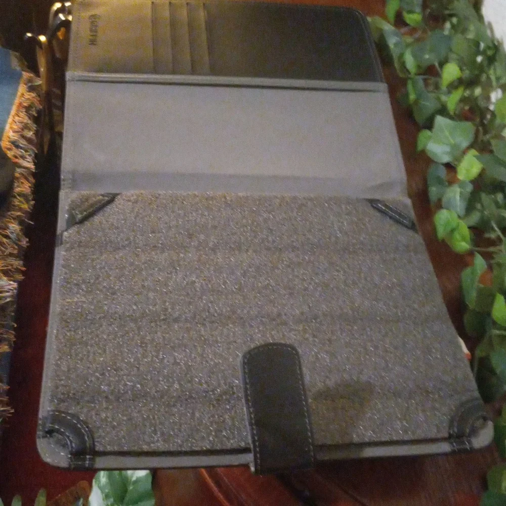 new Elan Passport iPad Case - Black